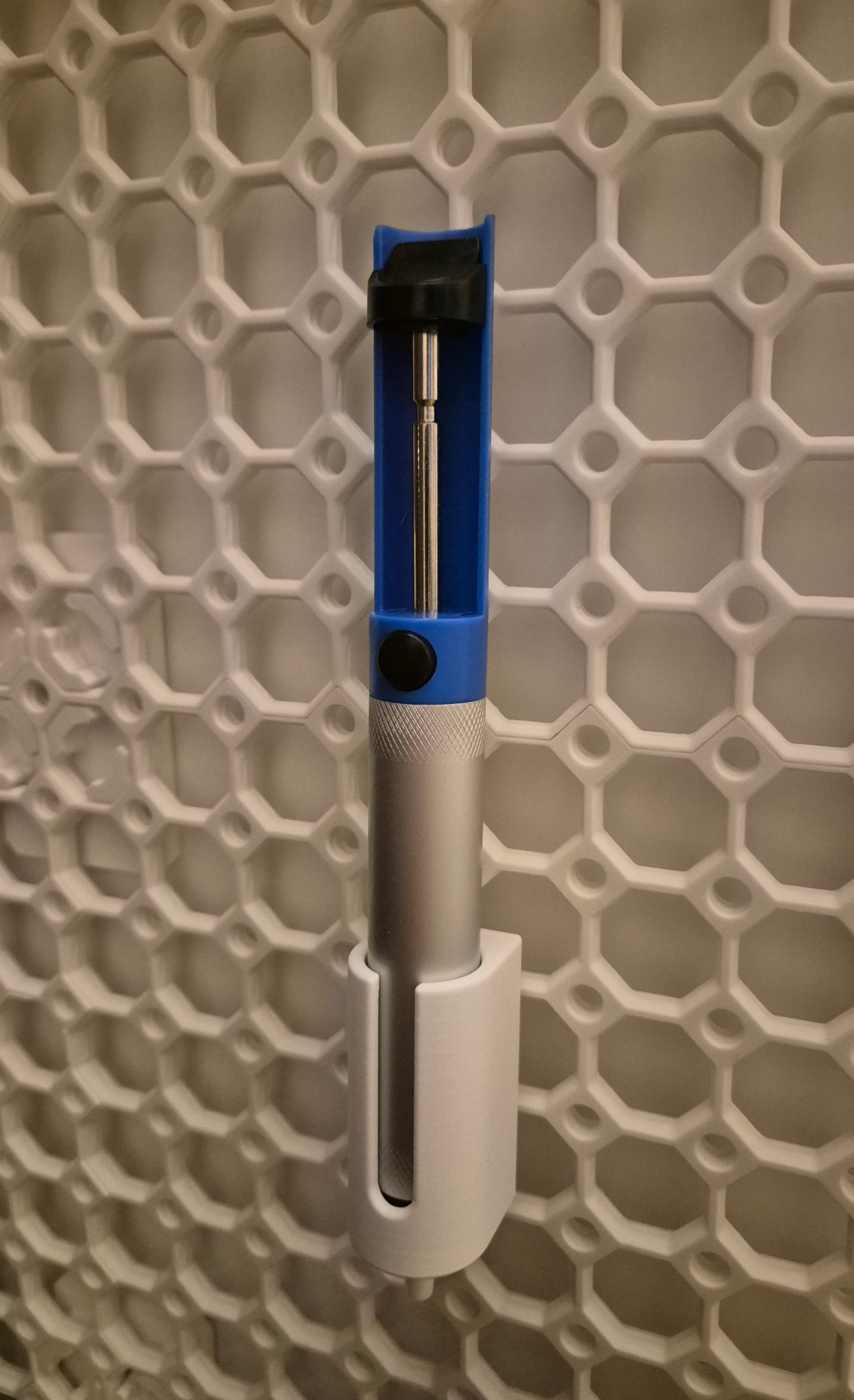 Desolder Pump Holder (Multipoint Rail) 3d model