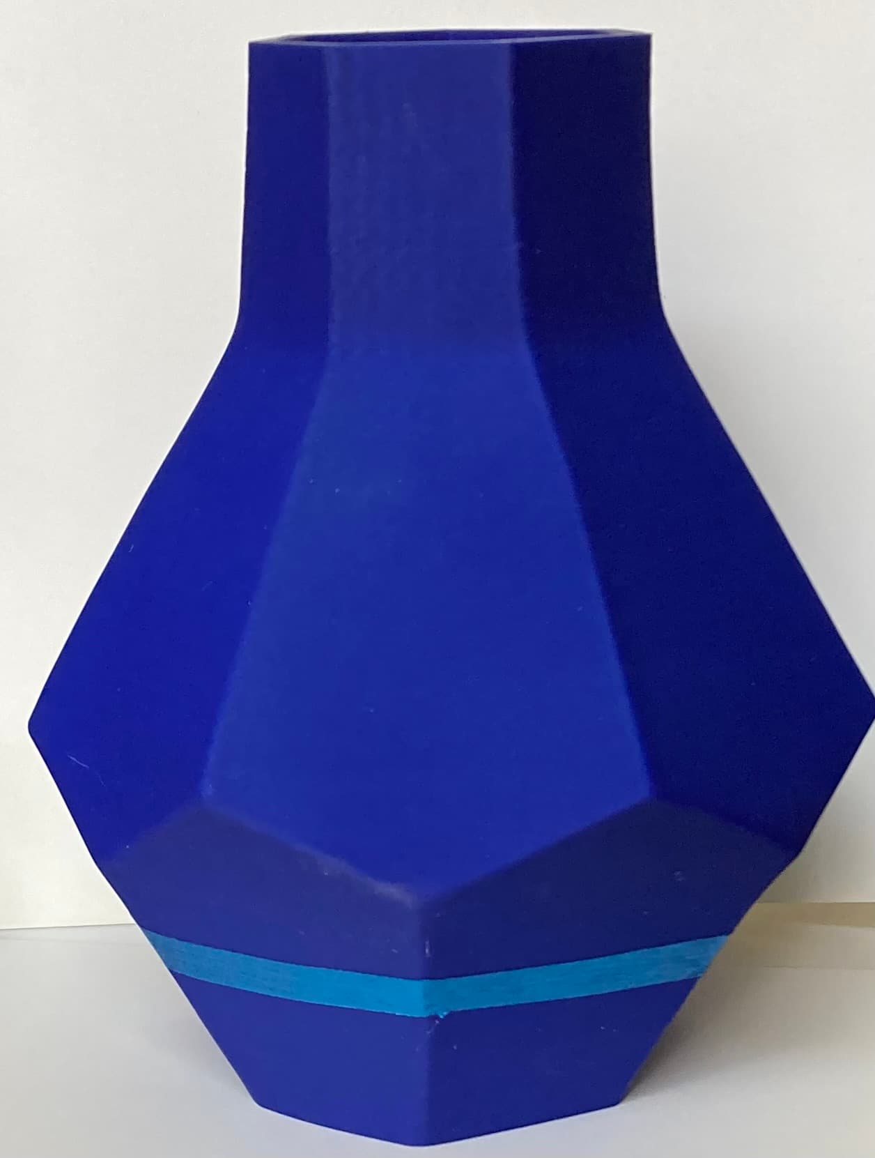 I added the blue band in acrylic paint because of a small color aberration at that level.