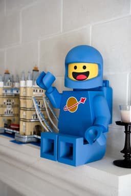 Spaceman Giant Minifigure (16") β Classic & Benny Edition! 3d model
