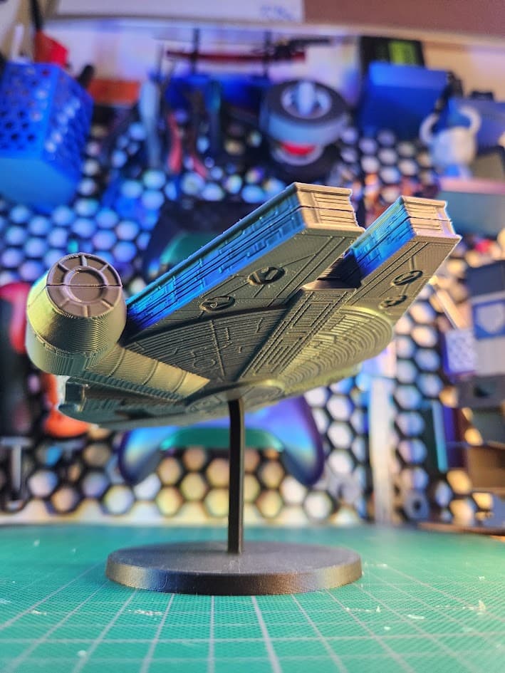 Millennium Falcon - Great model! easy to print! :D - 3d model