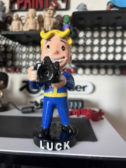 FALLOUT VAULTBOY LUCK CUSTOM CAMERA.stl 3d model