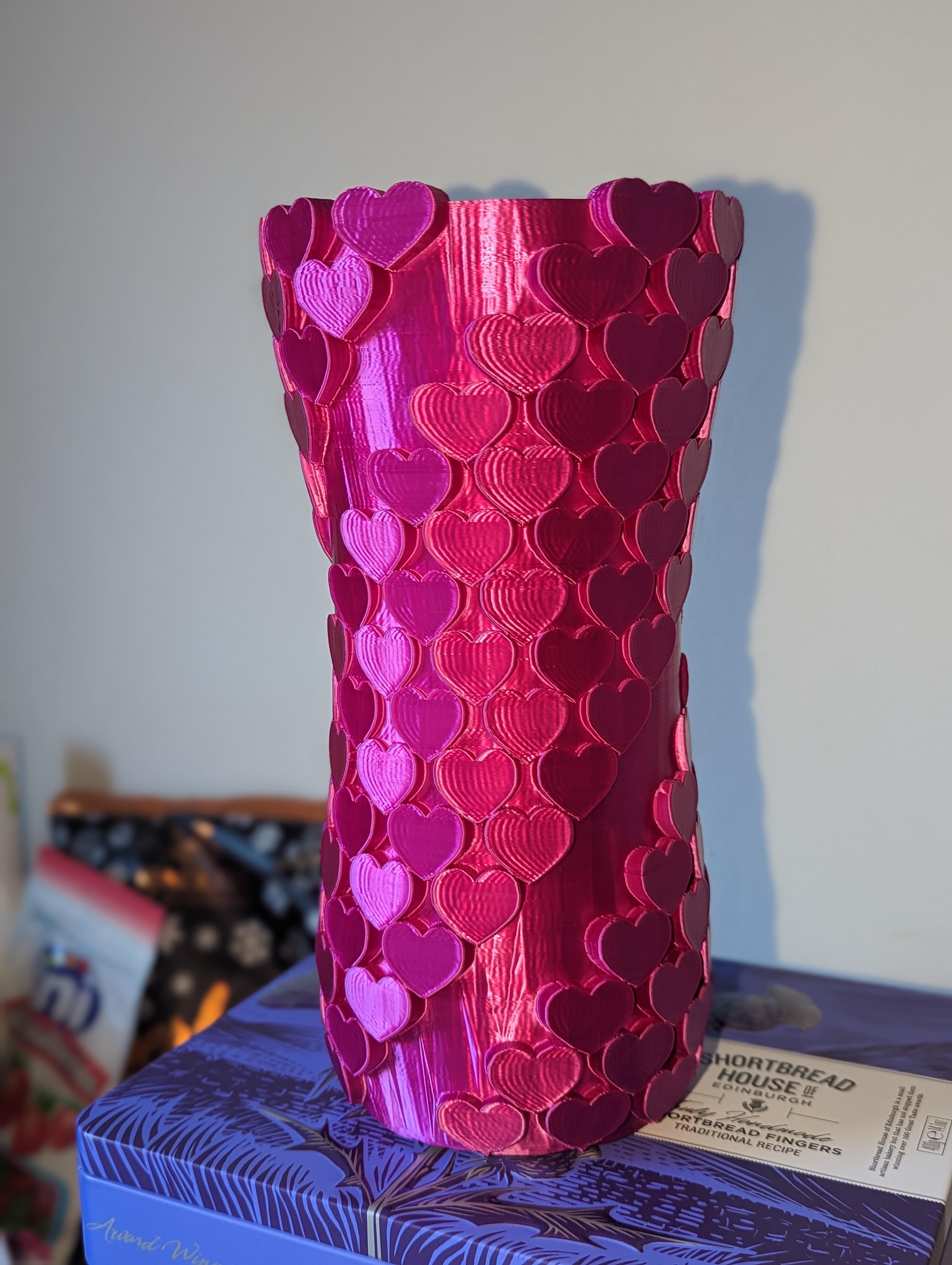 Curvy Hearts Vase  3d model