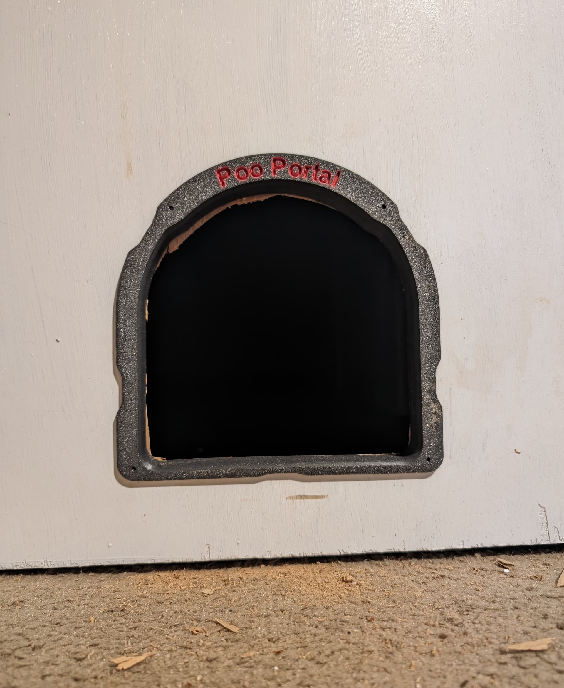 Sized it to fit the thickness of my door and there we go...