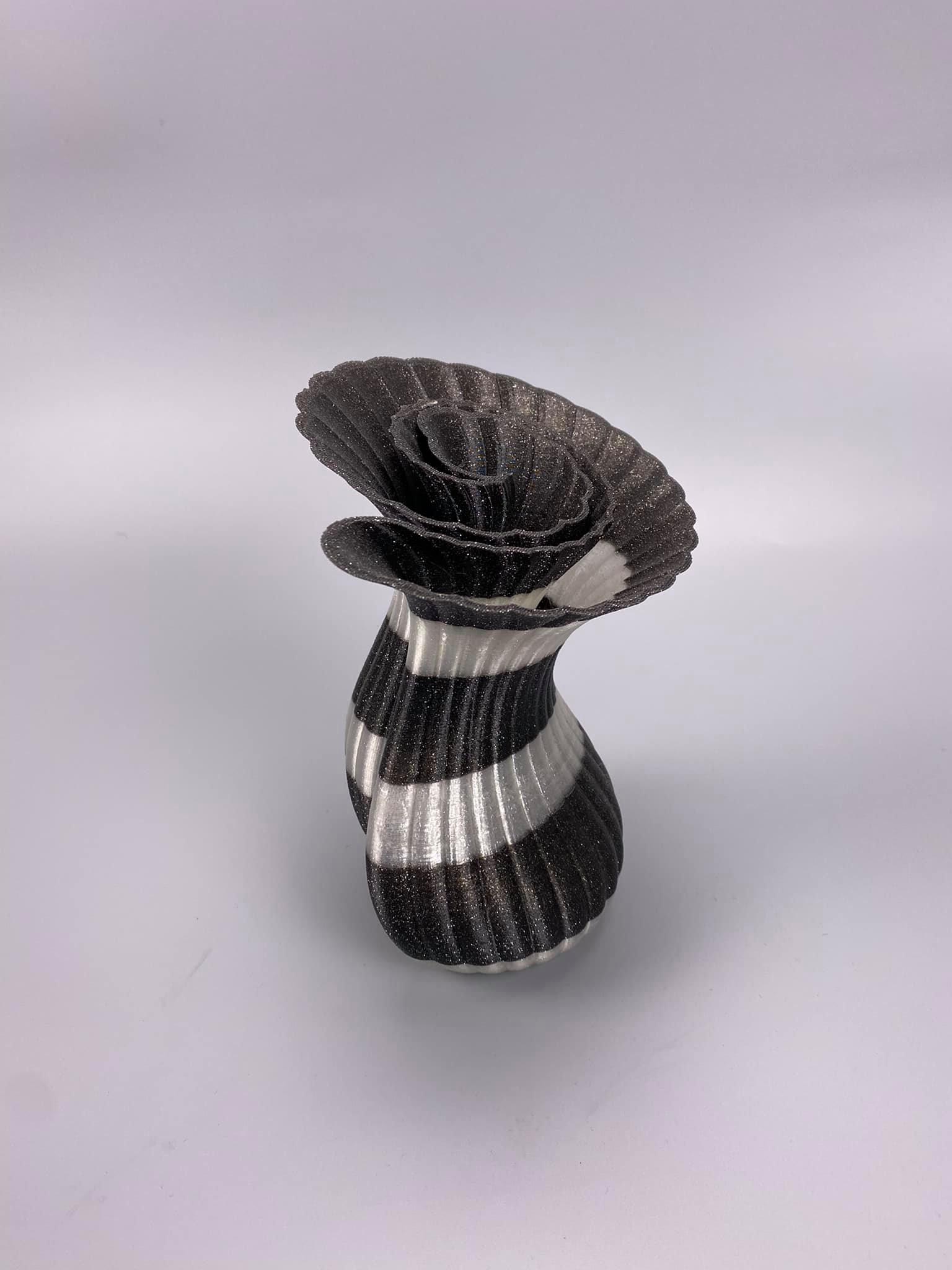 Tapered Monocoiled Vase 3d model