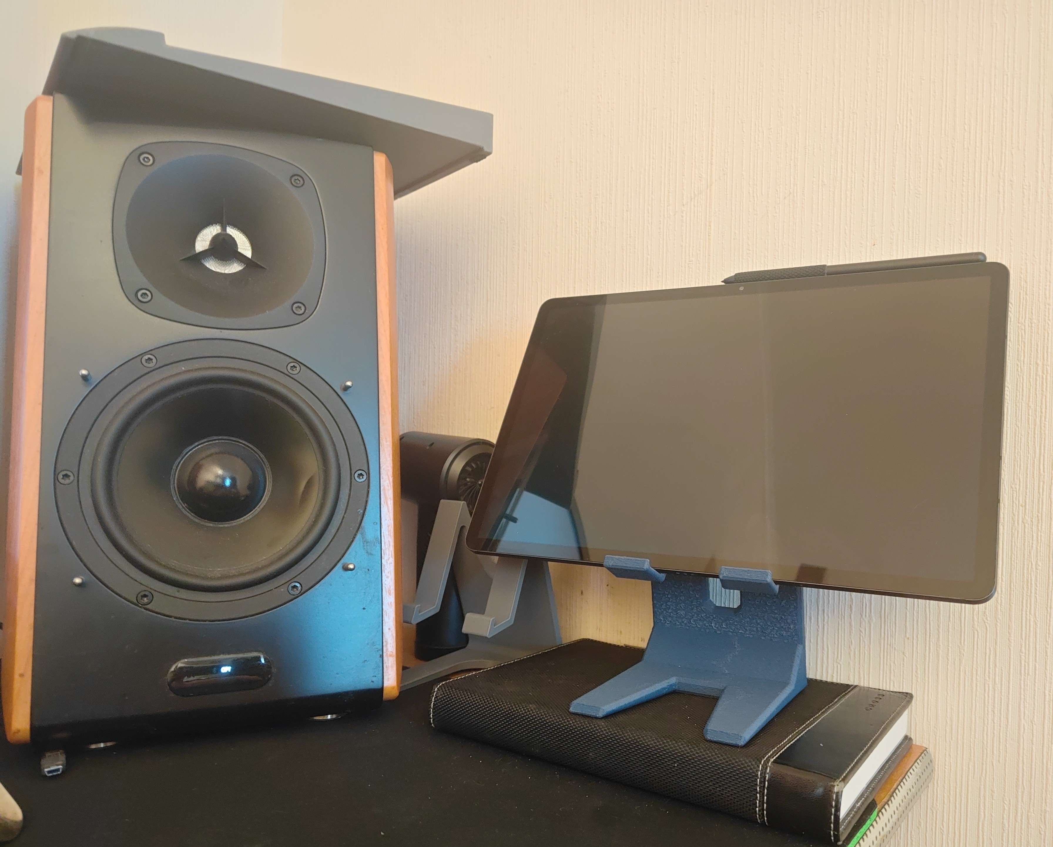 Robust Phone and tablet stand. 3d model