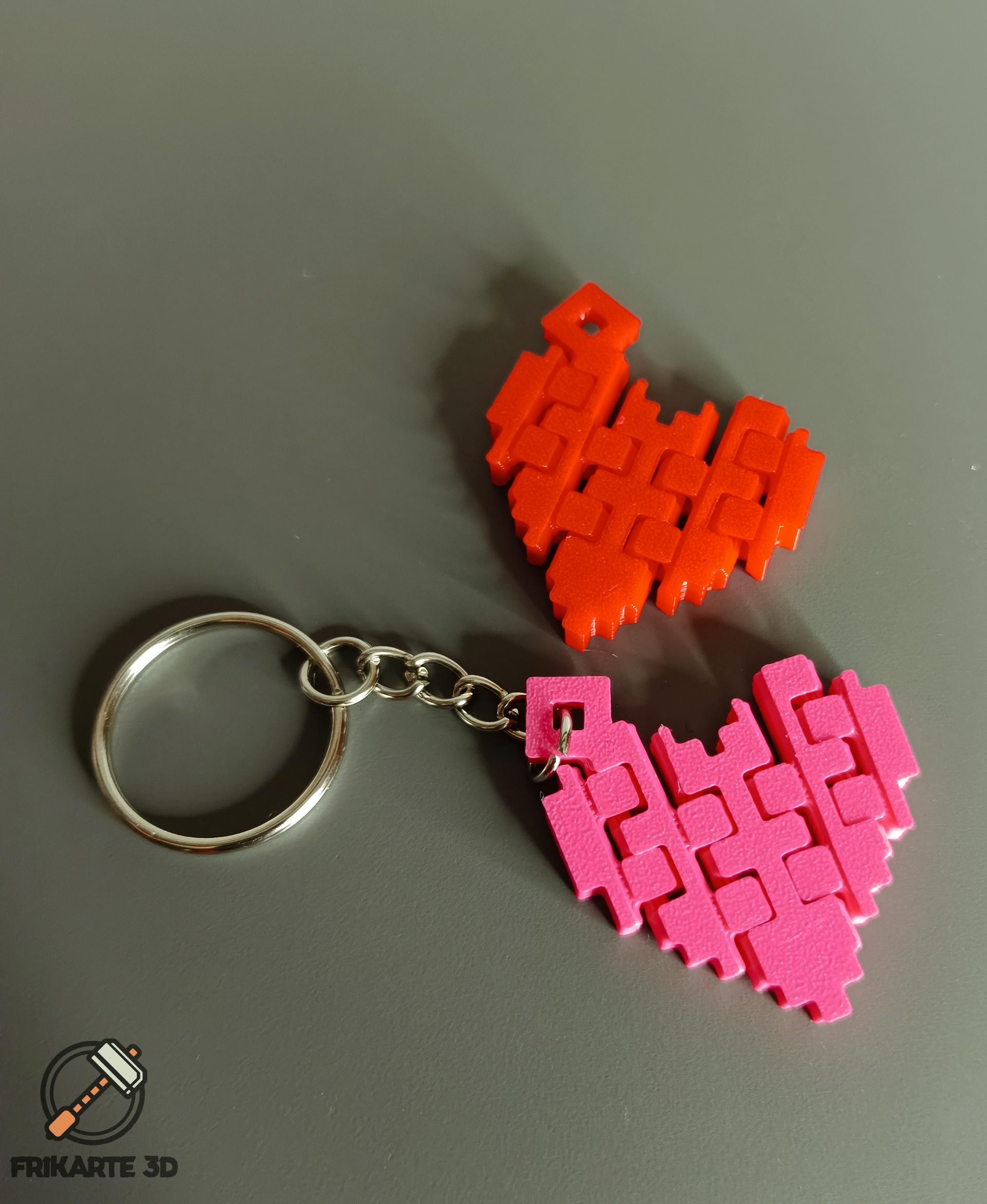 Articulated Pixel Heart Keychain 3d model