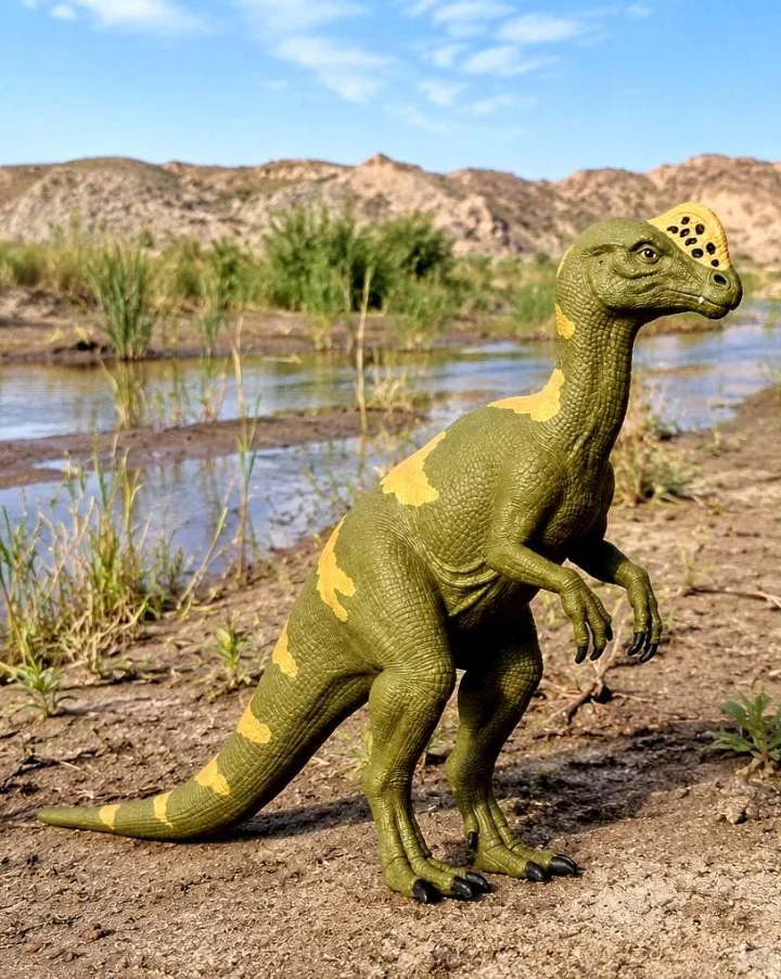 Realistic Prehistoric Oviraptor Figurine 3d model