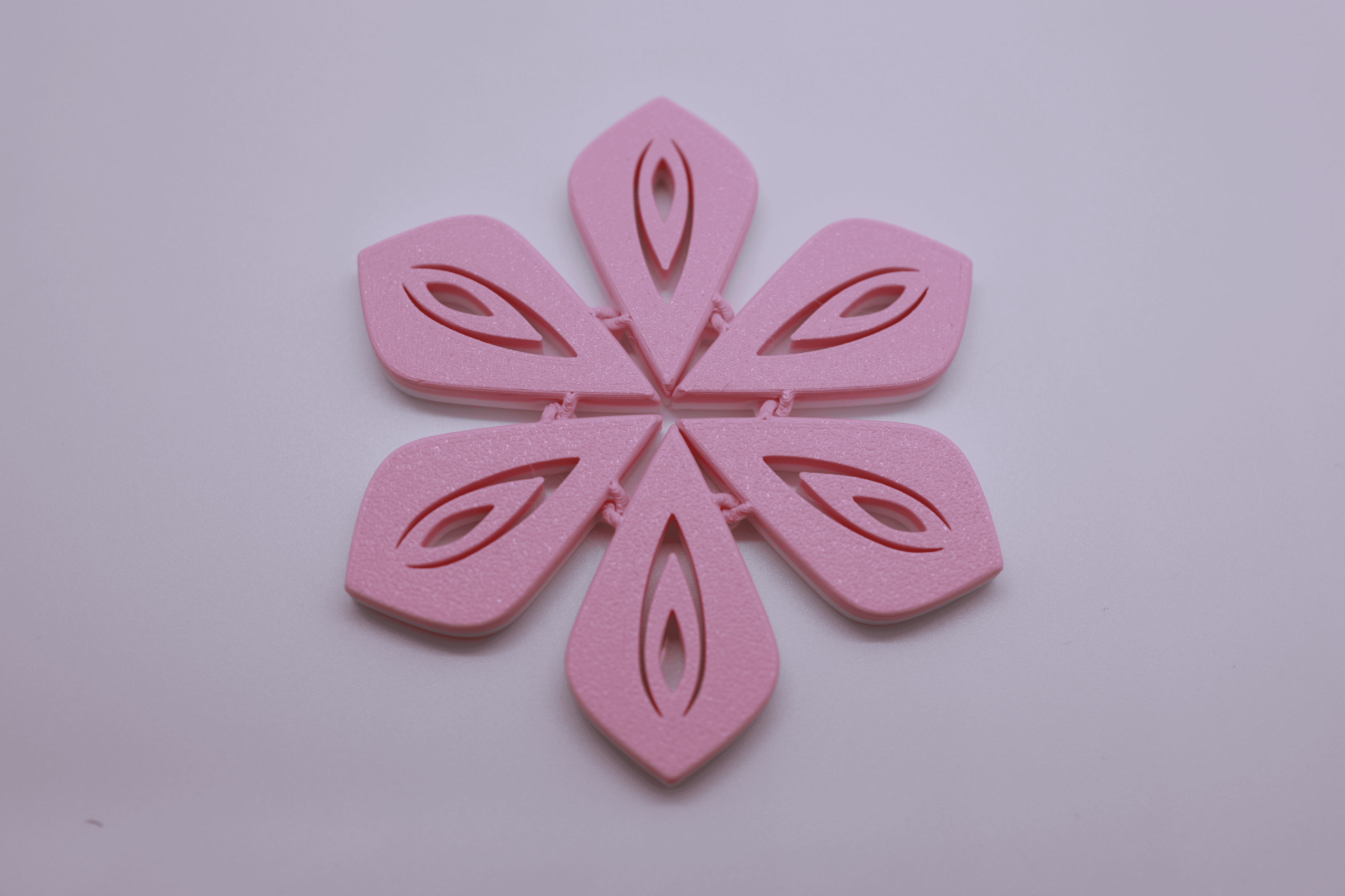 Eye Flower Coaster (Articulating) 3d model