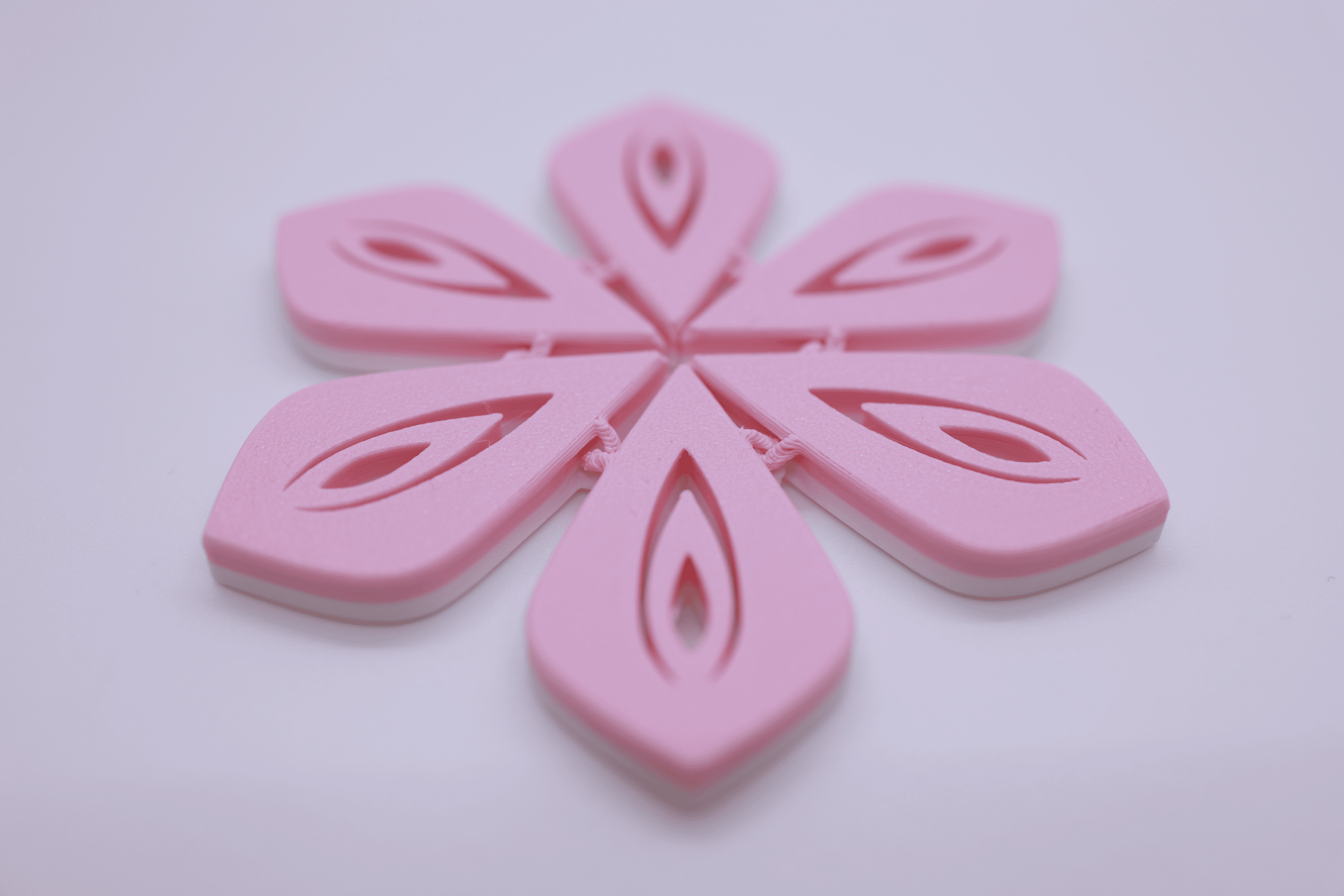 Eye Flower Coaster (Articulating) 3d model