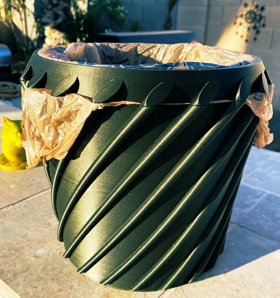 Bathroom Trash Can for grocery bags with ring 3d model