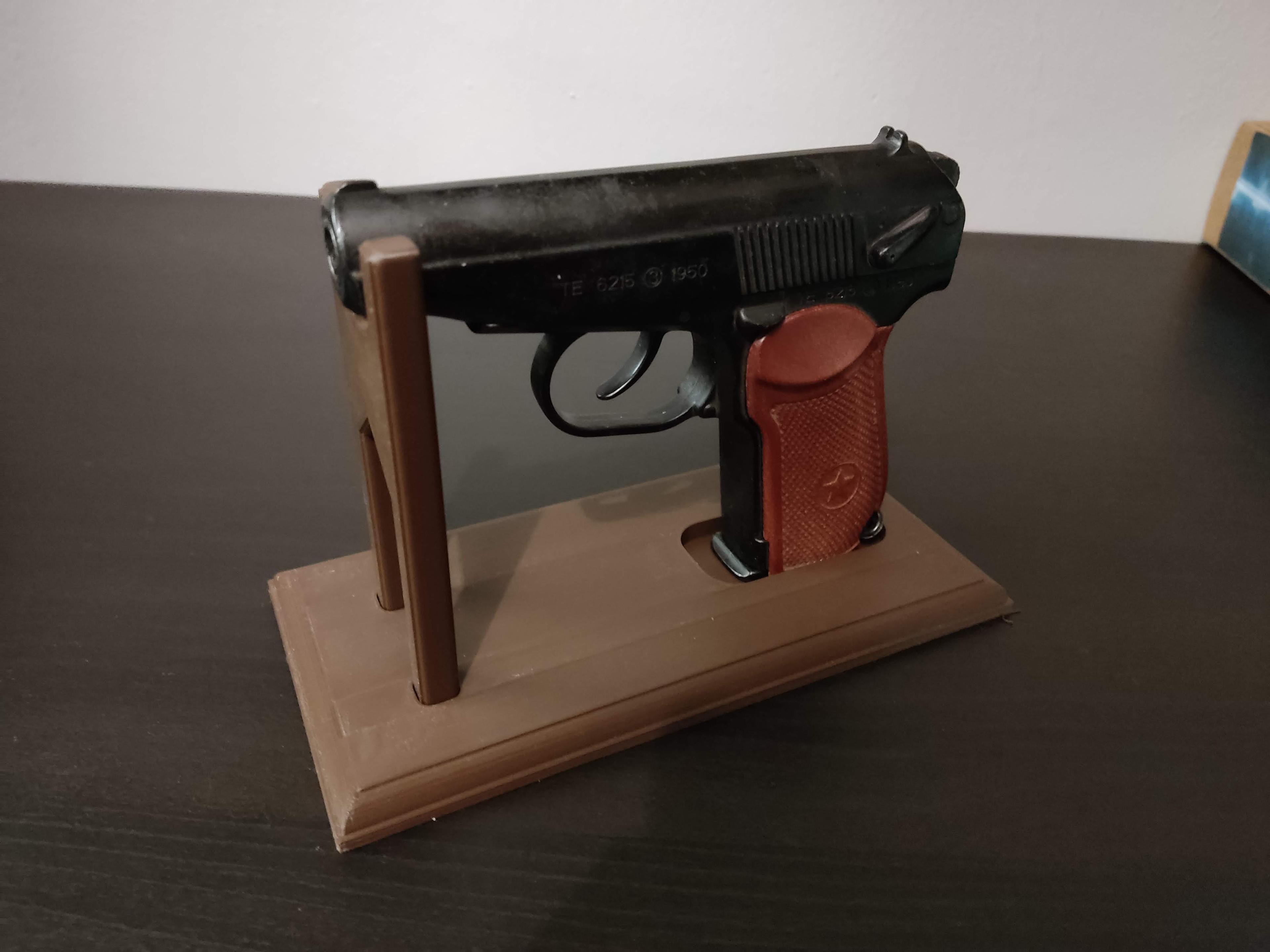 Makarov Gun Display 3d model