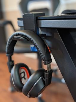 Headset desk-dise hanger