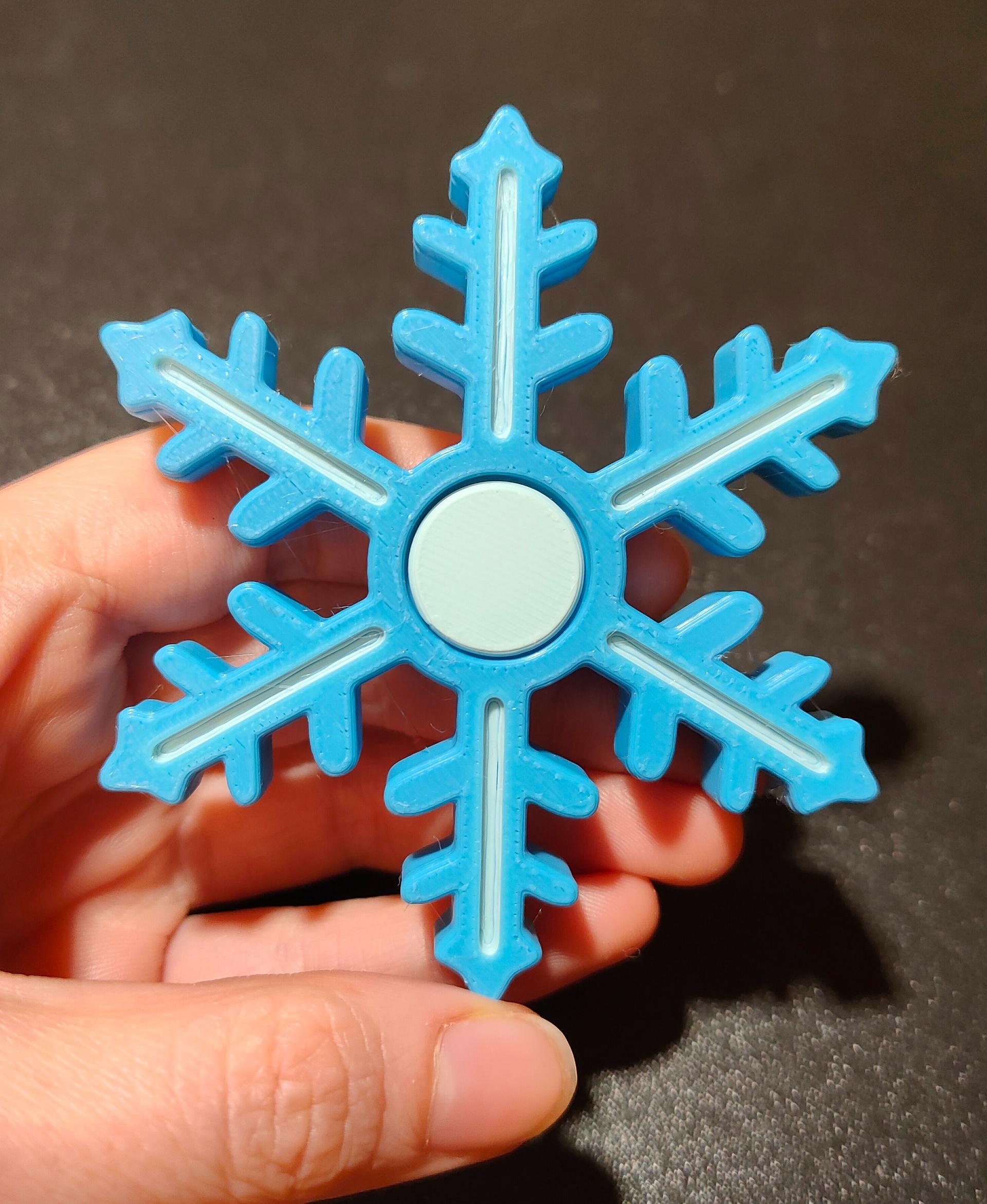 Snowflake Fidget Spinner (Classic Decorated) - Printed it in two colors (Gratkit Blue PLA and Matte Baby Blue PLA) on a Bambu Lab A1 mini. - 3d model