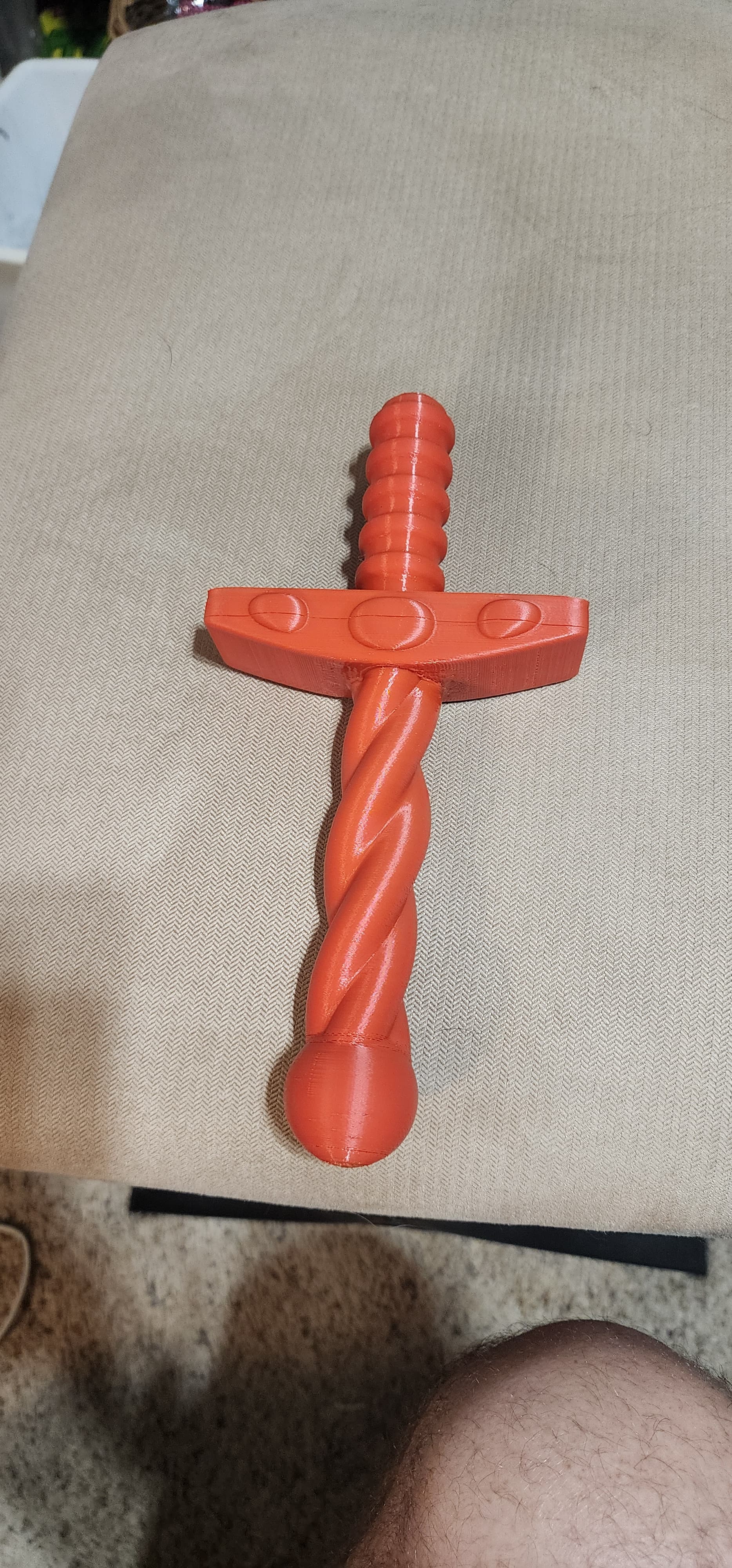 It made ok but broke immediately. The handle and hikt should be 2 pieces. And the "blade" fit perfectly. Next test I will use PETG-CF.
