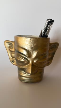 Alien face pen holder 3d model