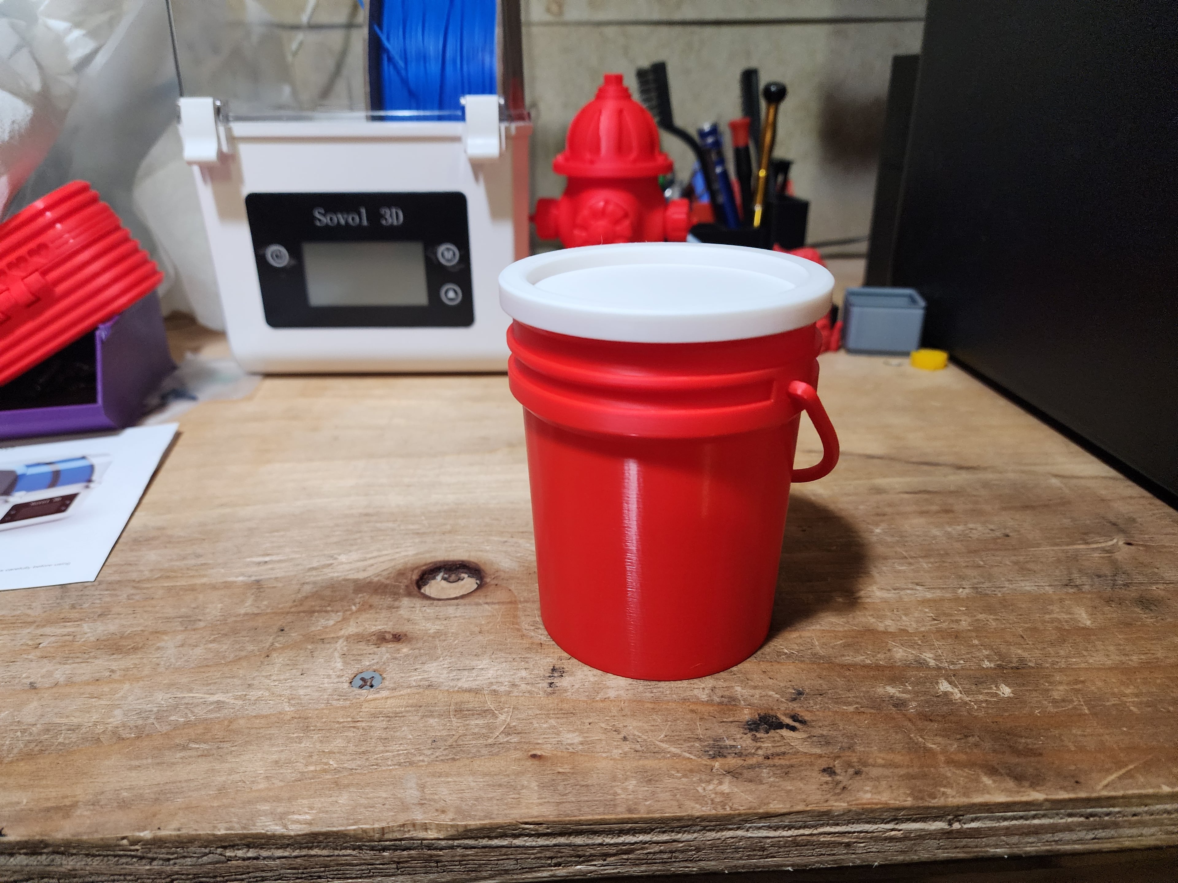 Great lid for the bucket. I re-sized to 99.3% and the lid is nice and snug now.