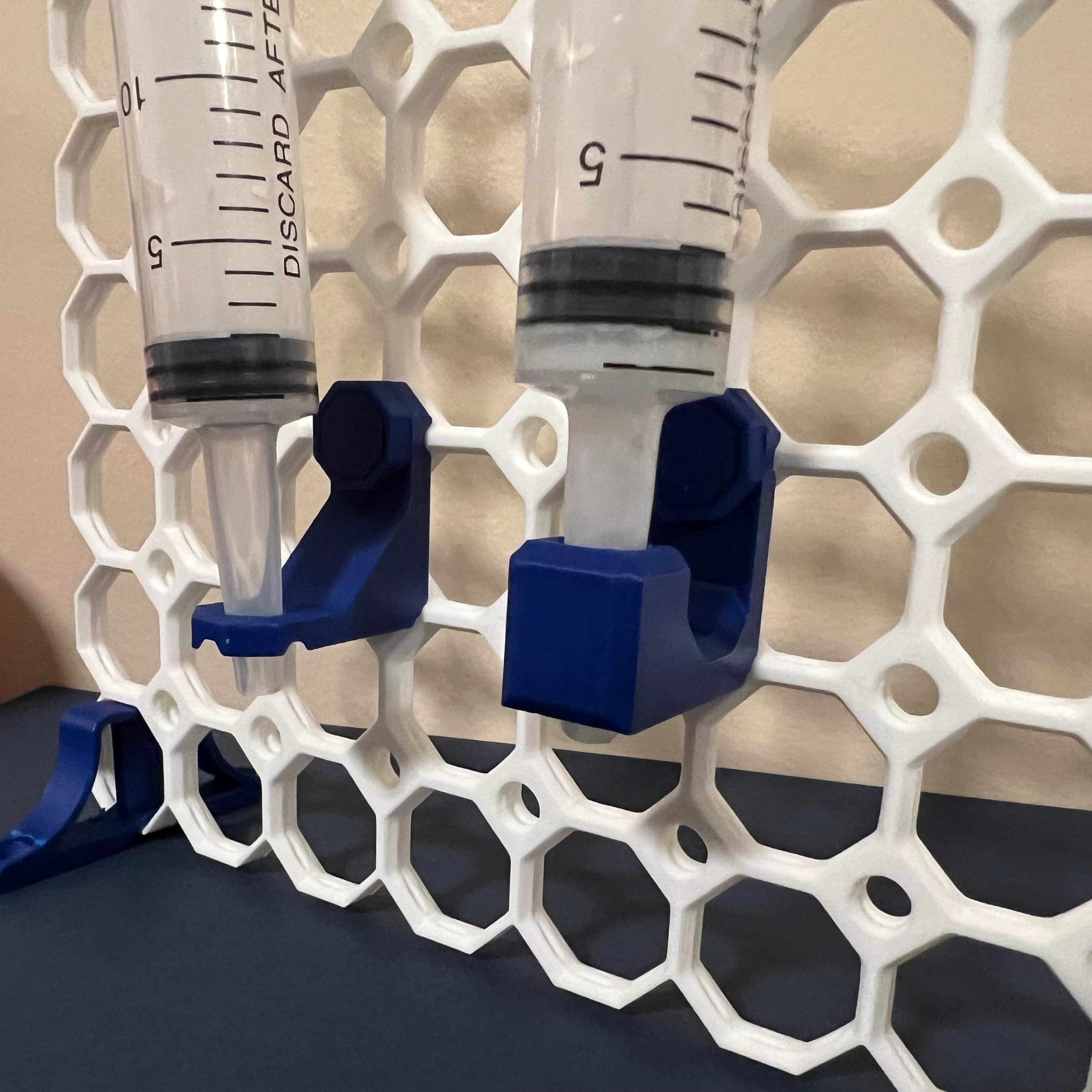 Conversion of Type 1, Small Thread Holes, 1x1 Inside Bracket to Syringe Holder 3d model
