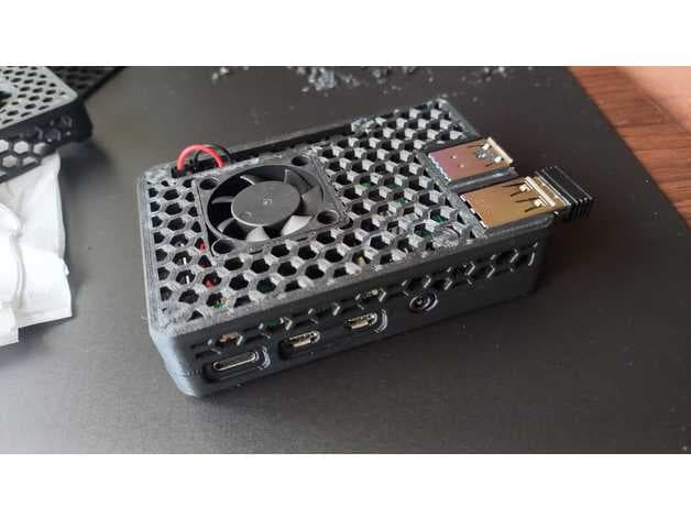 Malolo's screw-less mesh slim case top + 30mm fan square hole friction fitted Raspberry Pi 4 case 3d model
