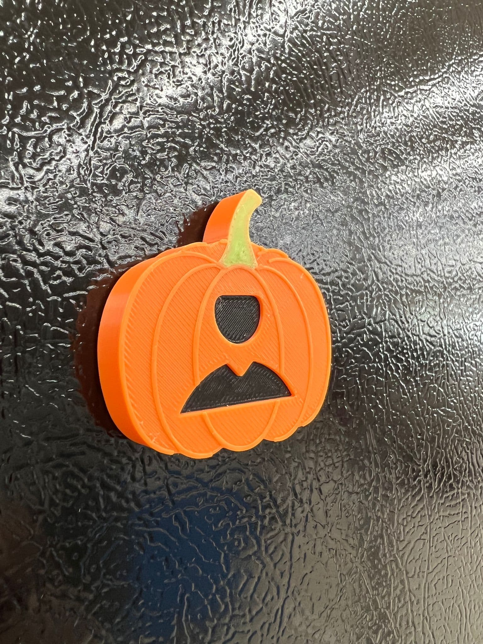 Spooky fridge magnets - Sad cyclops - Print in place 3d model