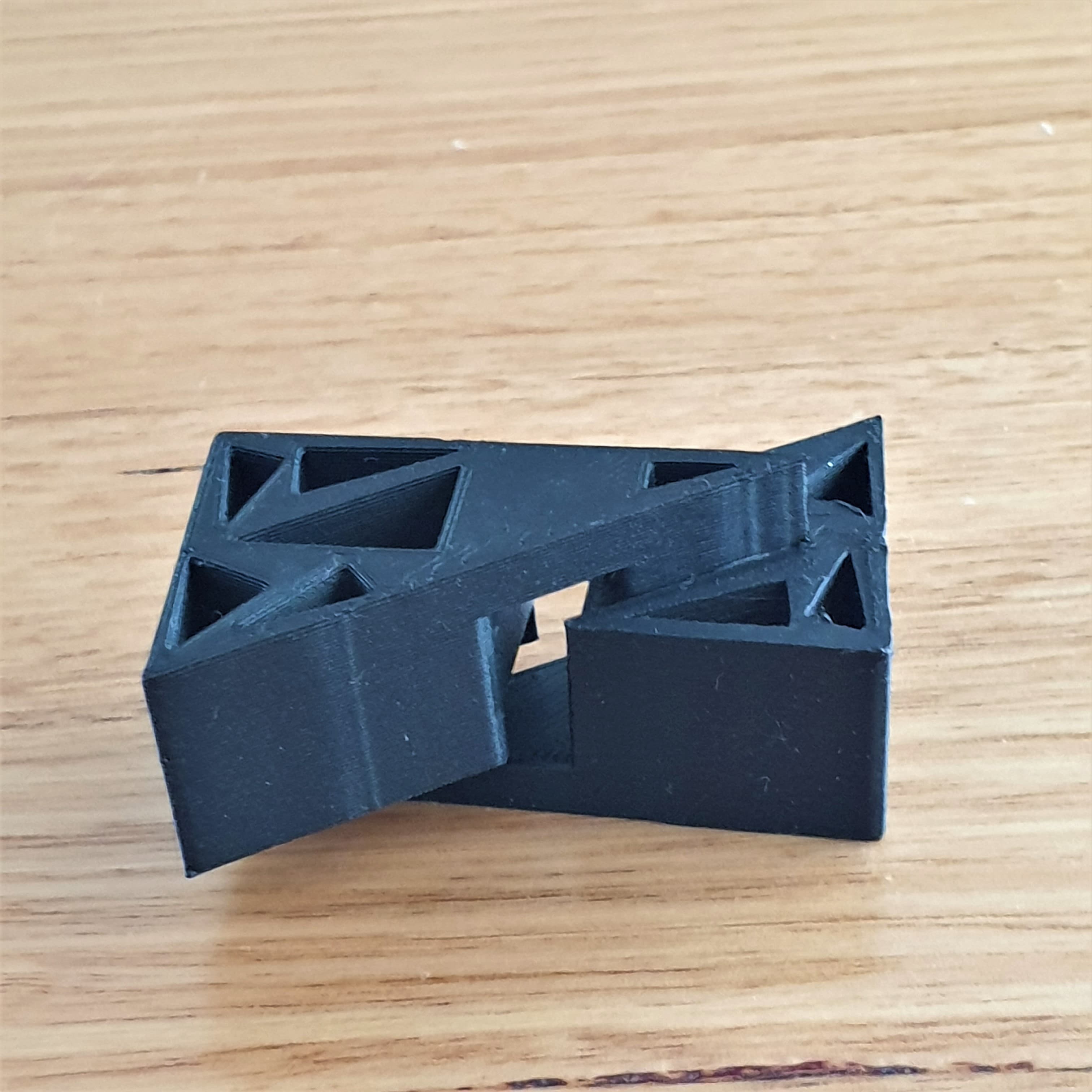 Laptop risers (anti-close) 3d model