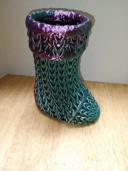 Used my new filament from Reprapper Silk PLA Rose Red, Blue and Green.
Printed a little slower and it took 1 day 19 hrs. 3d model