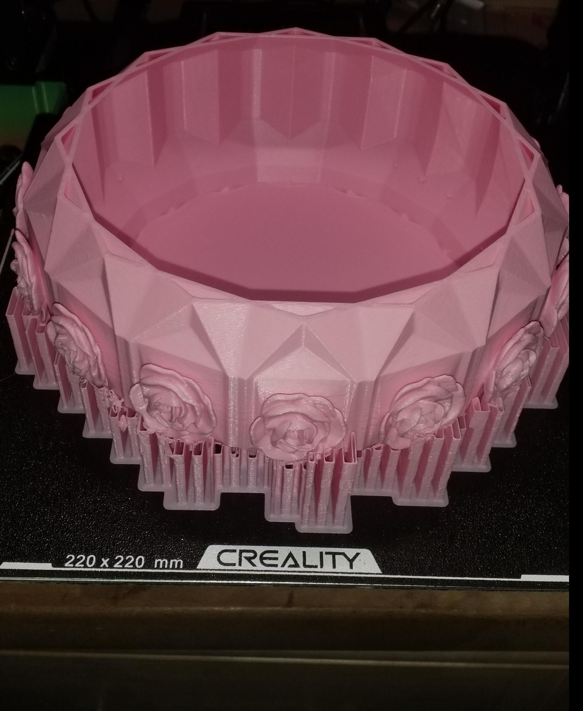 Geometric Rose Bowl - Printed on ender 3 KE and used auto supports to hotbed, this was a mistake as the bottoms of a few of the roses did not have sufficient support (All are passable, one is missing the bottom 3/16in) - 3d model