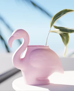 Elegant Flamingo Vase - Exotic Tropical Decorative Piece 3d model