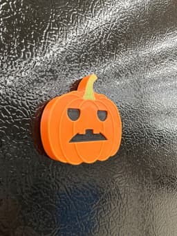 Spooky fridge magnets - Sad bucky - Print in place 3d model