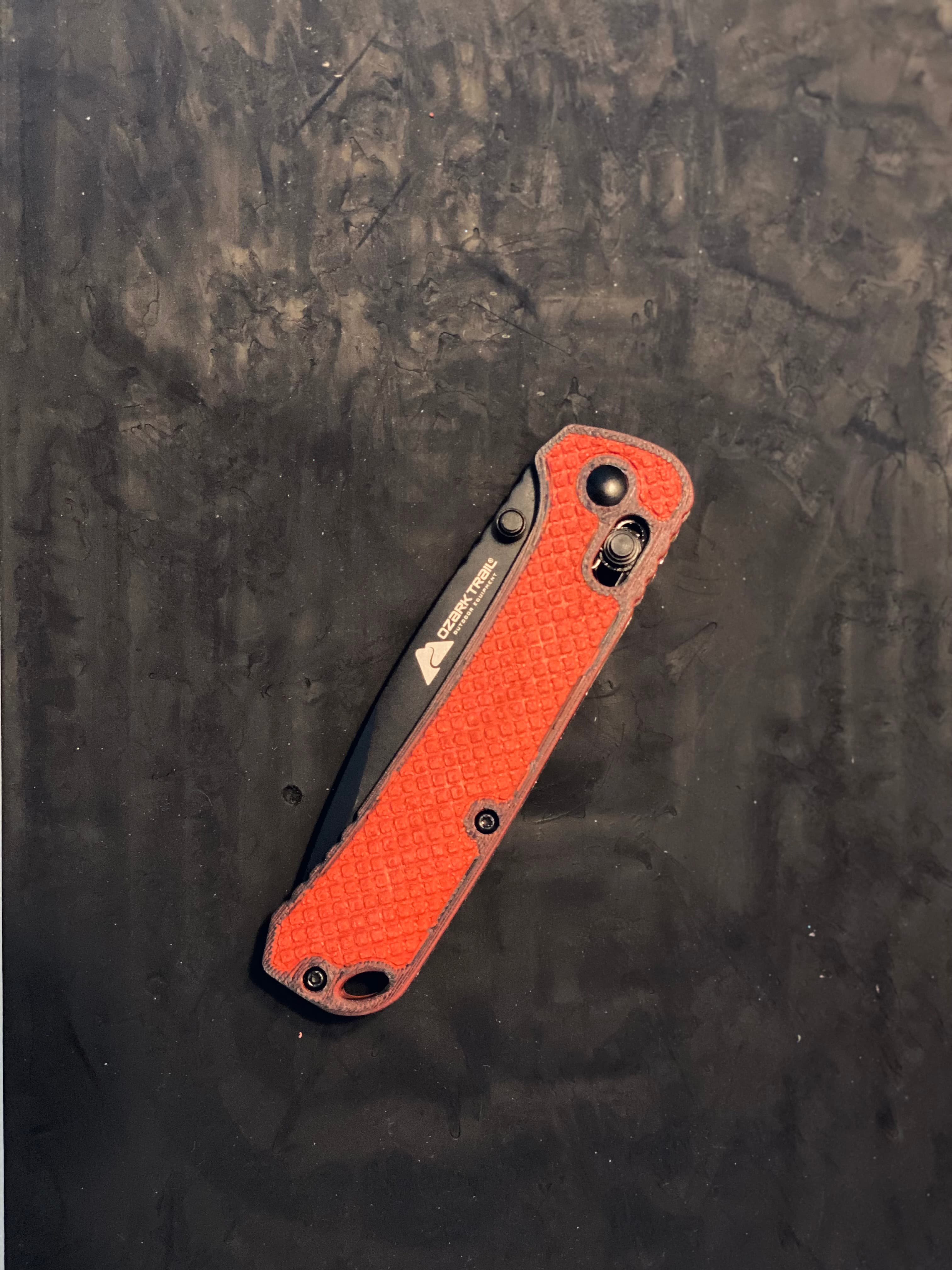 Love the scales so far and did a little custom coloring! I’m not great with making models yet though, would there be any way to get the “sticker” cutout as a thin stl file to print flat on the bed and have the bit of curve to fit onto the scales? Would be great for easy scale customization and I have a patterned plate to add a little more detail.