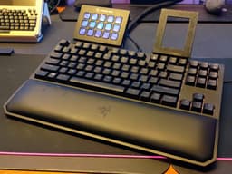 Razer Blackwidow TE Chroma Phone Mount Stand 3d model