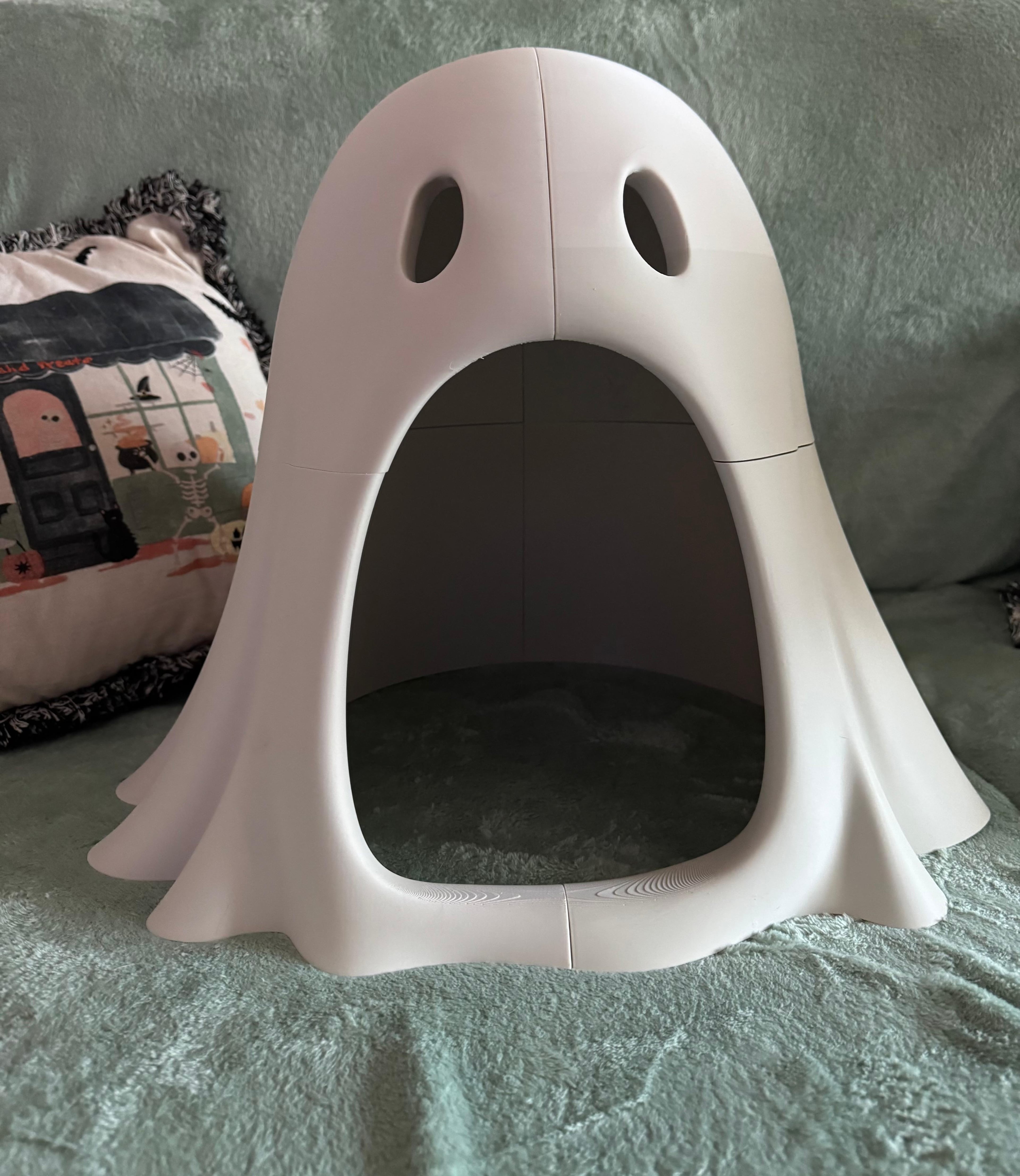 Ghostie Pet Bed Gothic Home Decor 3d model