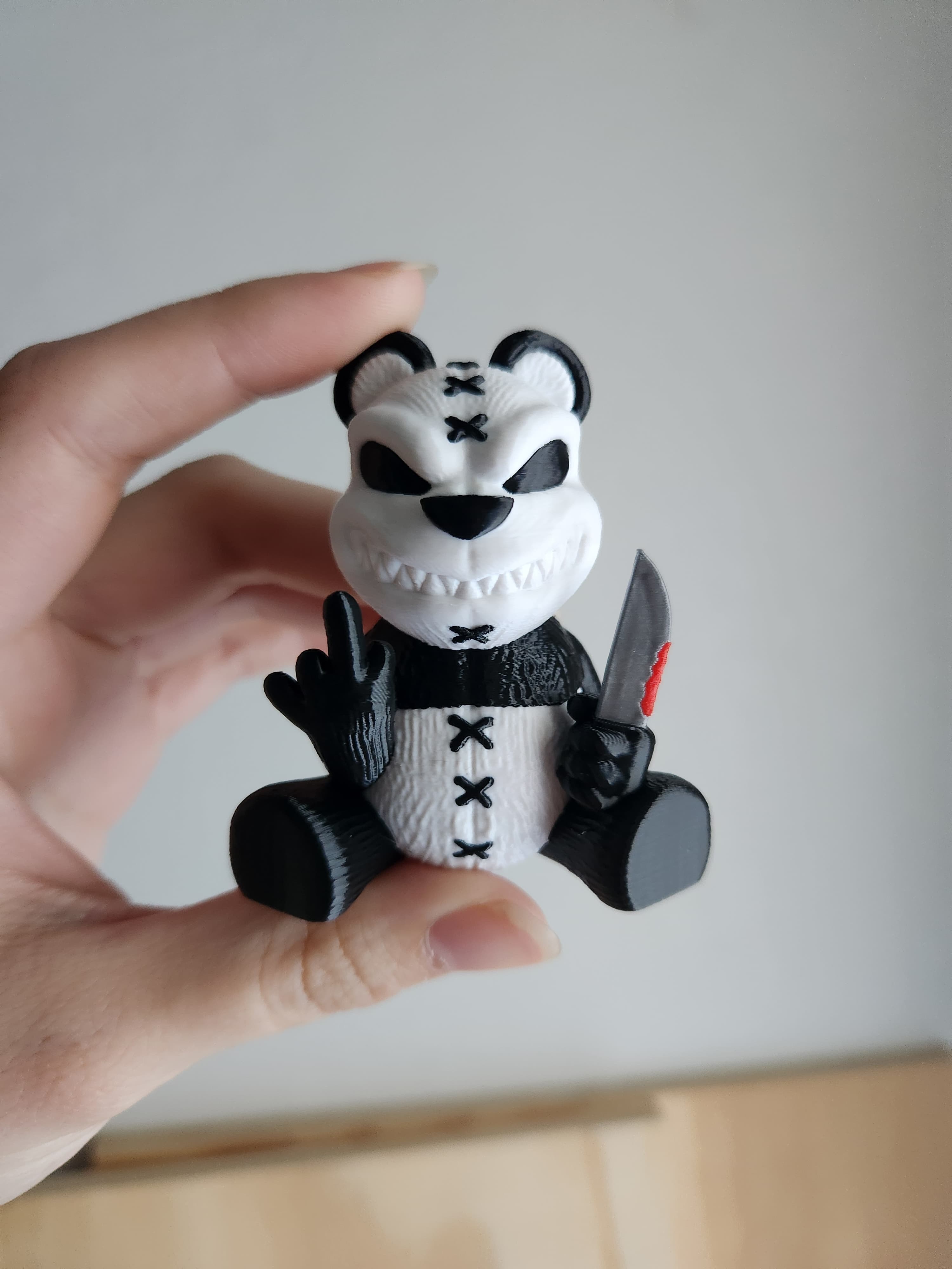Filament: Hatchbox PETG (Black,White, Silver, Red)