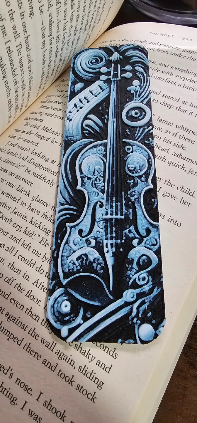 "Ethereal Violin" 3D Printed Bookmark β Hue Forge Multi-Color Design 3d model