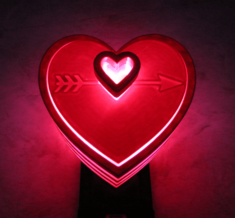 Thangs Valentine’s Day Contest - The Glowing Heart Messenger Box 3d model