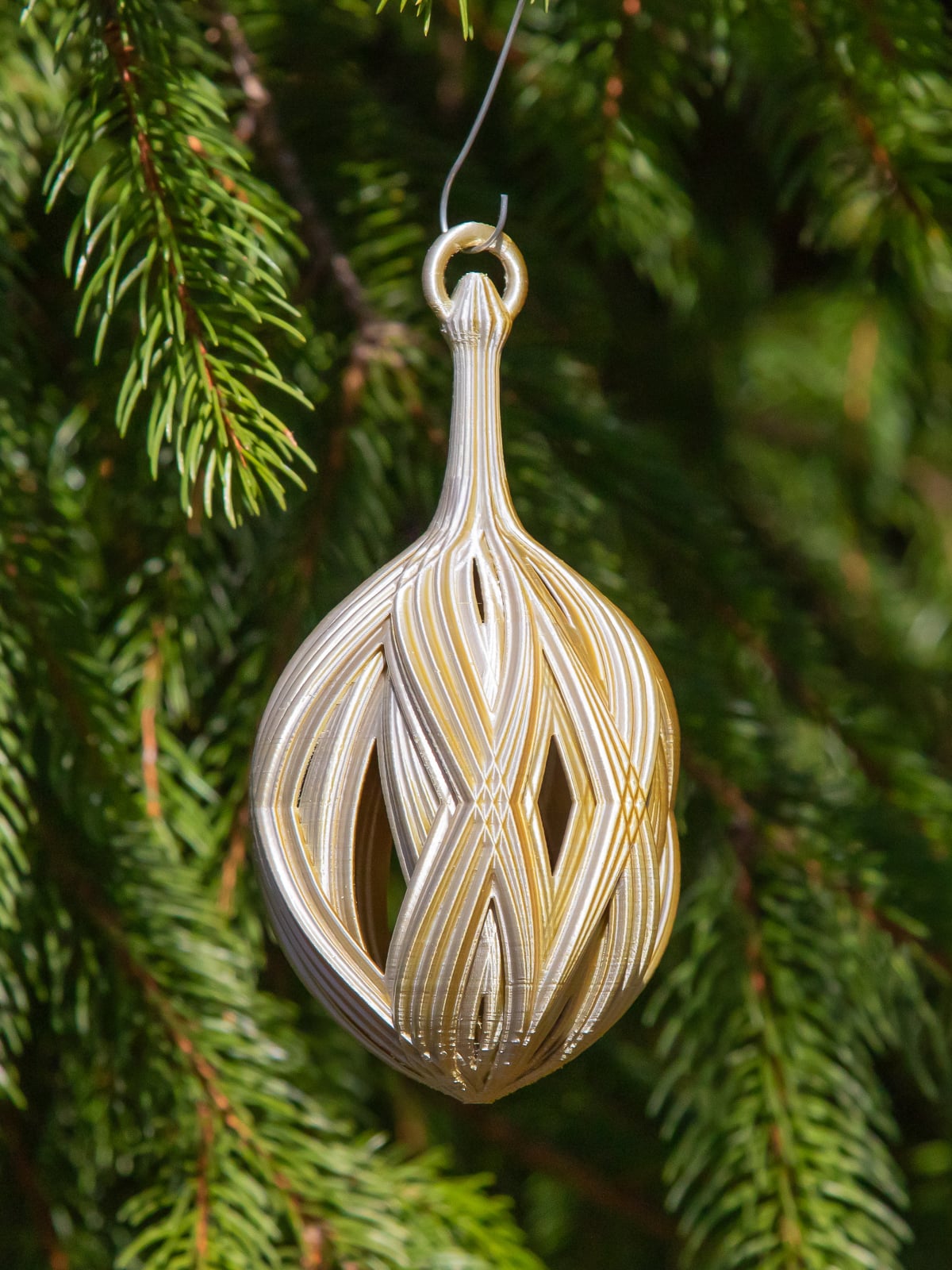 Diamond Swoop Christmas Bulb 2024 3d model