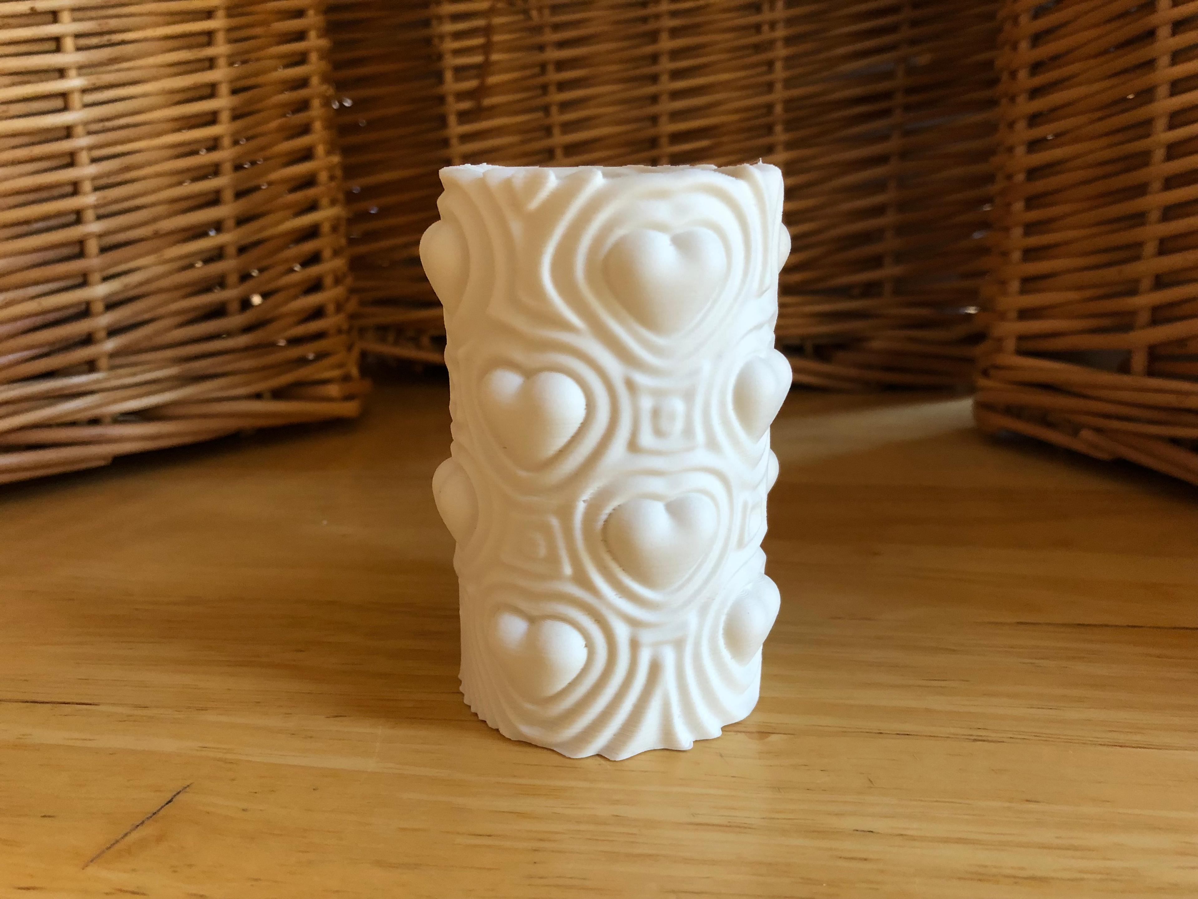 Heartbeat Vase (Large) 3d model
