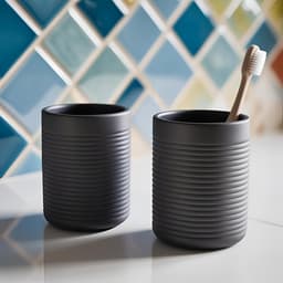 Modern Ribbed Toothbrush or Pencilholder 3d model