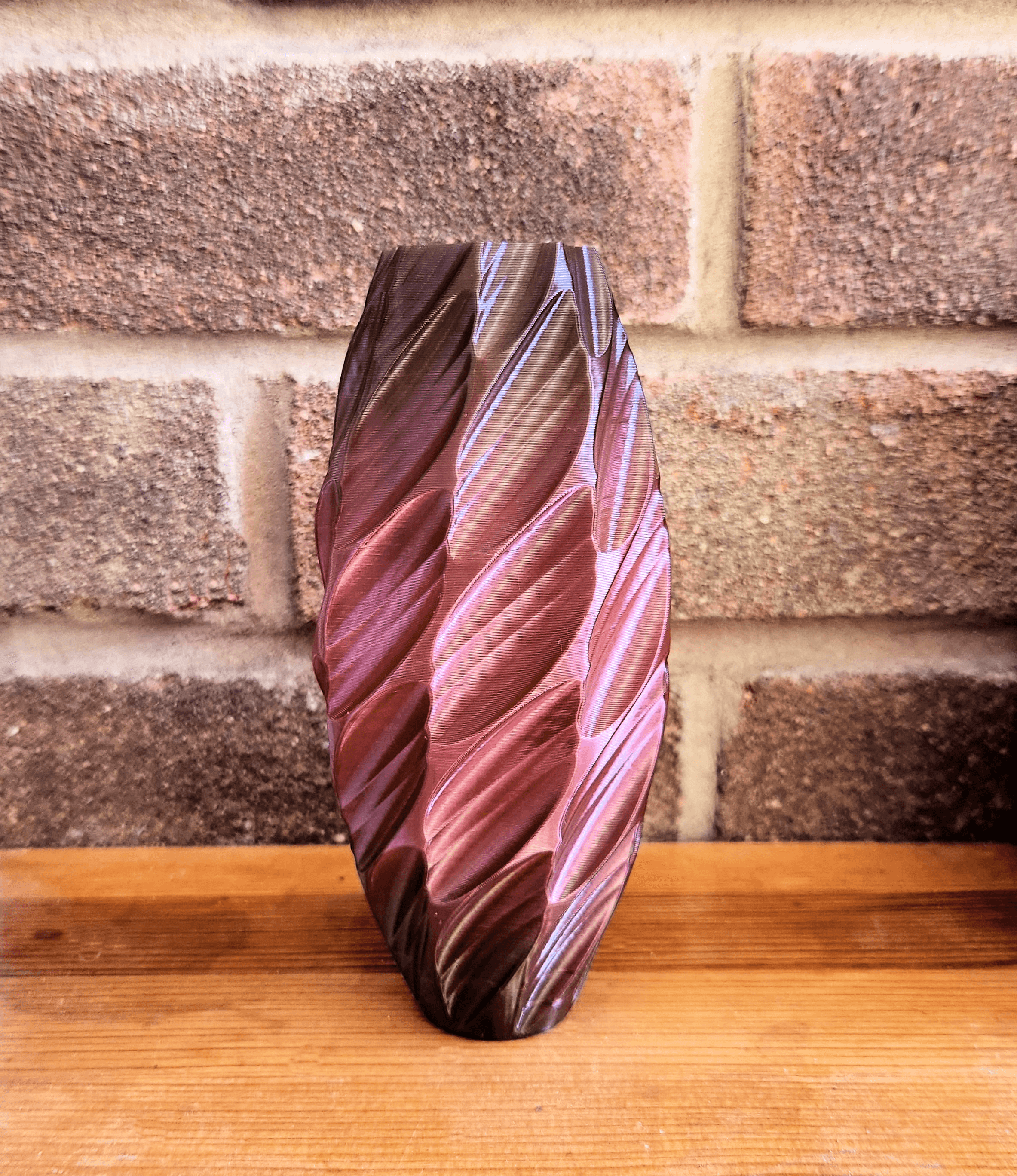 Swirling Leaves Vase 3d model