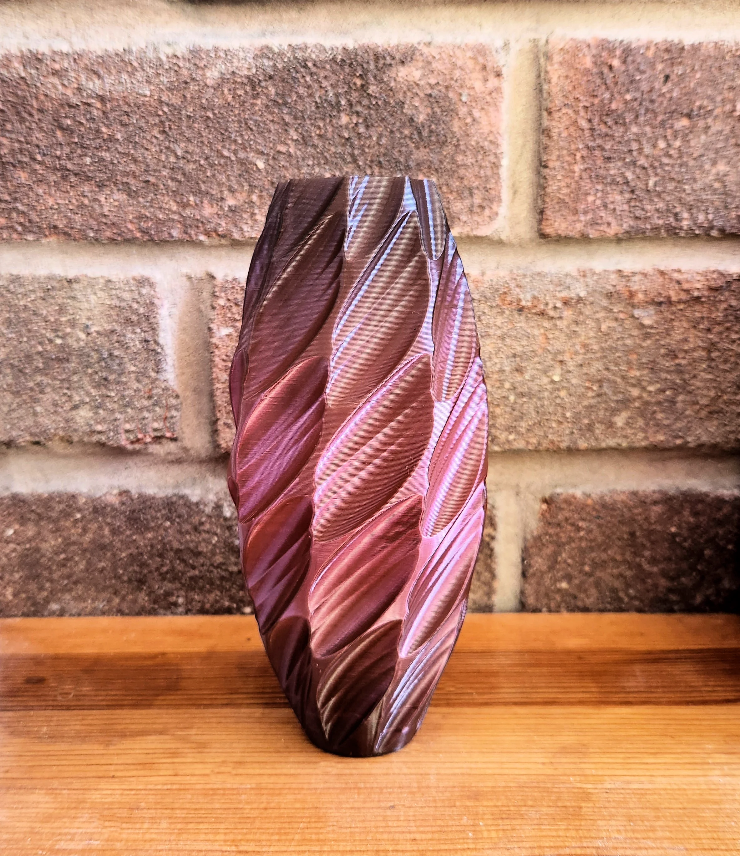 Swirling Leaves Vase 3d model