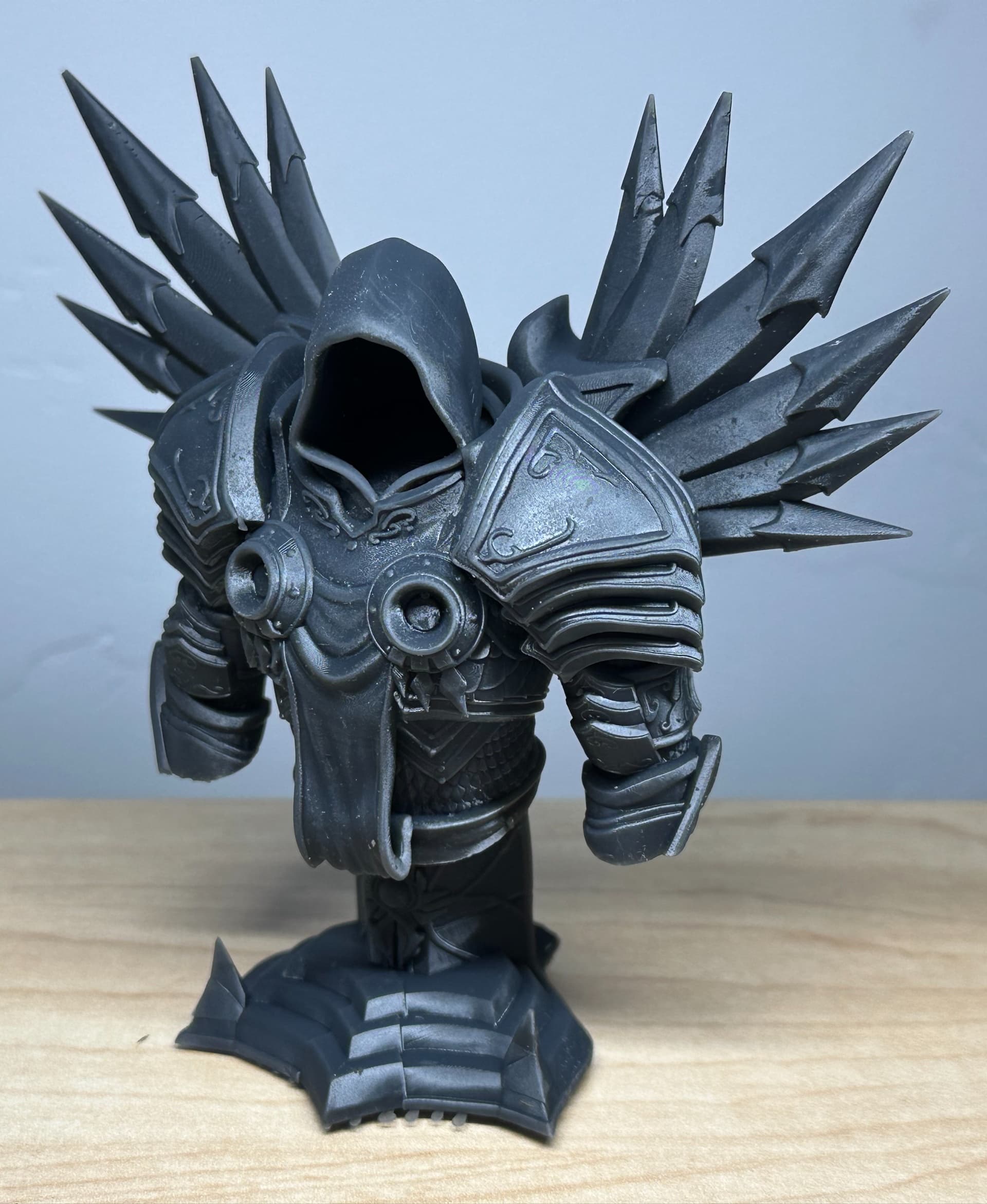 Tyrael Bust - Printer: Anycubic Photon Mono X 6Ks
Resin: ABS-Like Resin Pro 2 (black) 75% / Standard Resin (grey) 25% - 3d model
