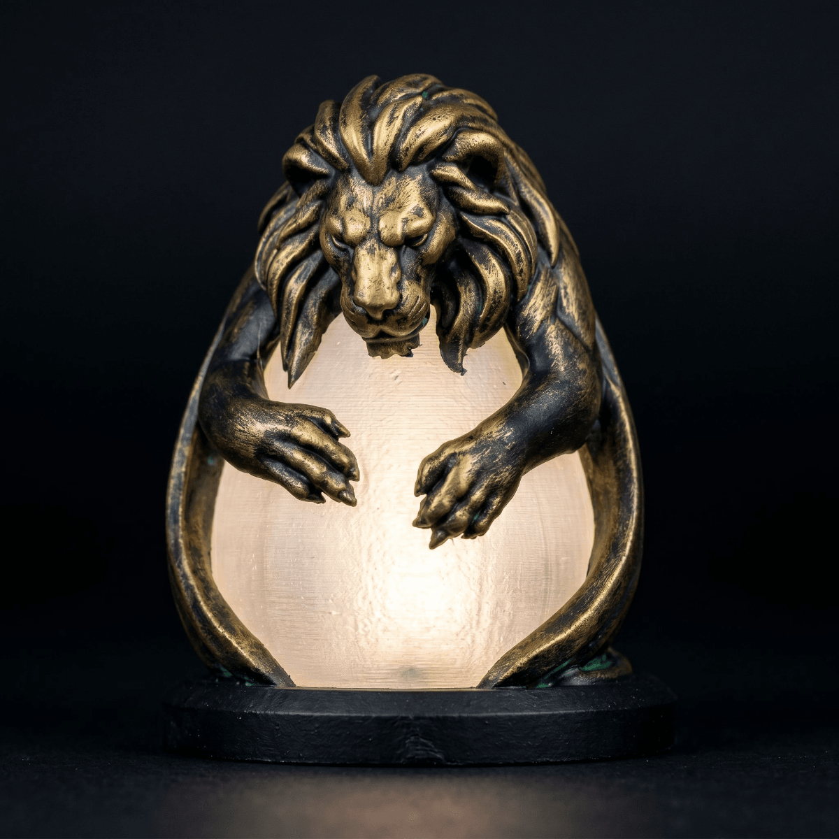 Majestic Lion Orb Lamp 3d model