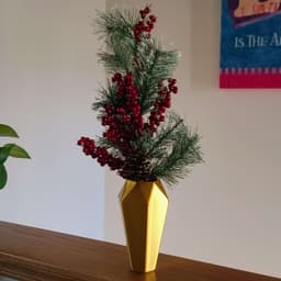 Tall Faceted Vase 3d model