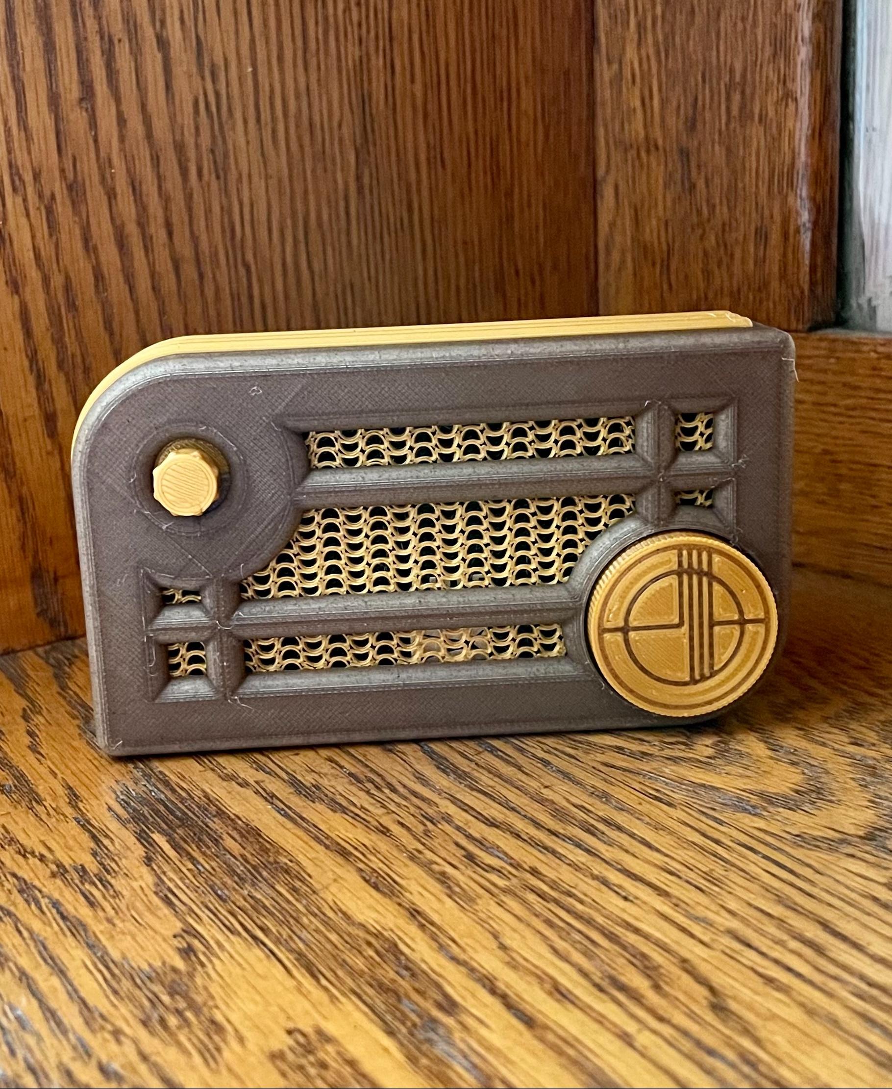 1938 Radio Bluetooth Speaker Case - Protopasta 2023 Holiday Pine and Protopasta What Karat? Smooth Gold. - 3d model