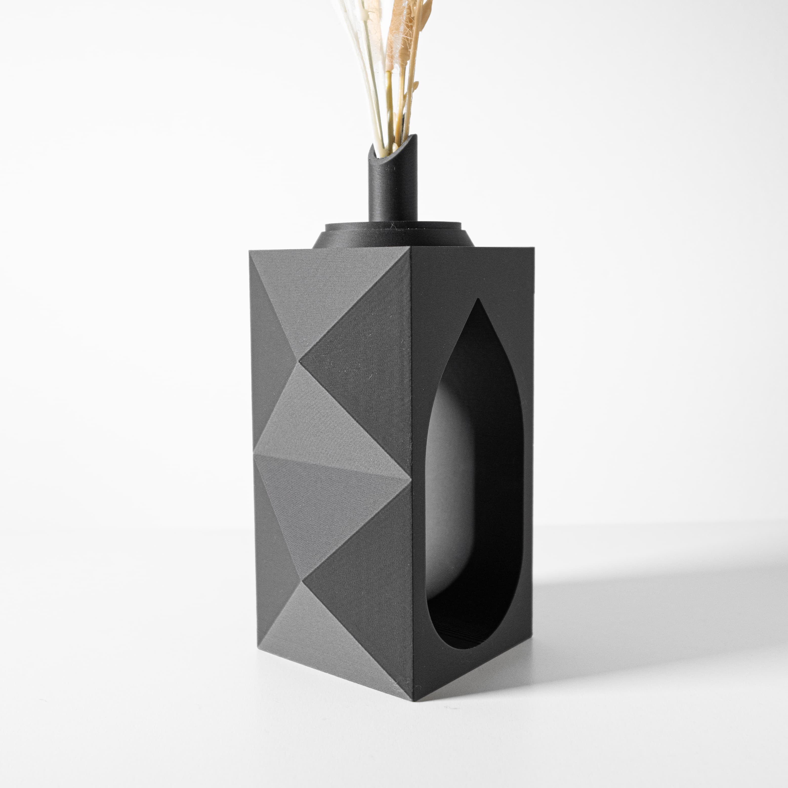 The Lati Vase, Modern and Unique Home Decor for Dried and Preserved Flower Arrangement | STL File 3d model