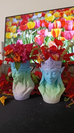Queen of the Elves Vase 3d model