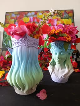 Queen of the Elves Vase 3d model