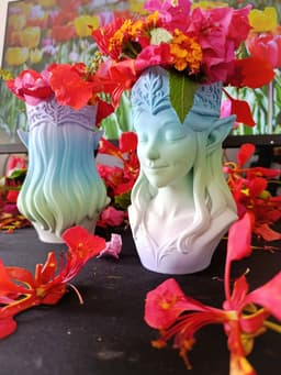 Queen of the Elves Vase 3d model