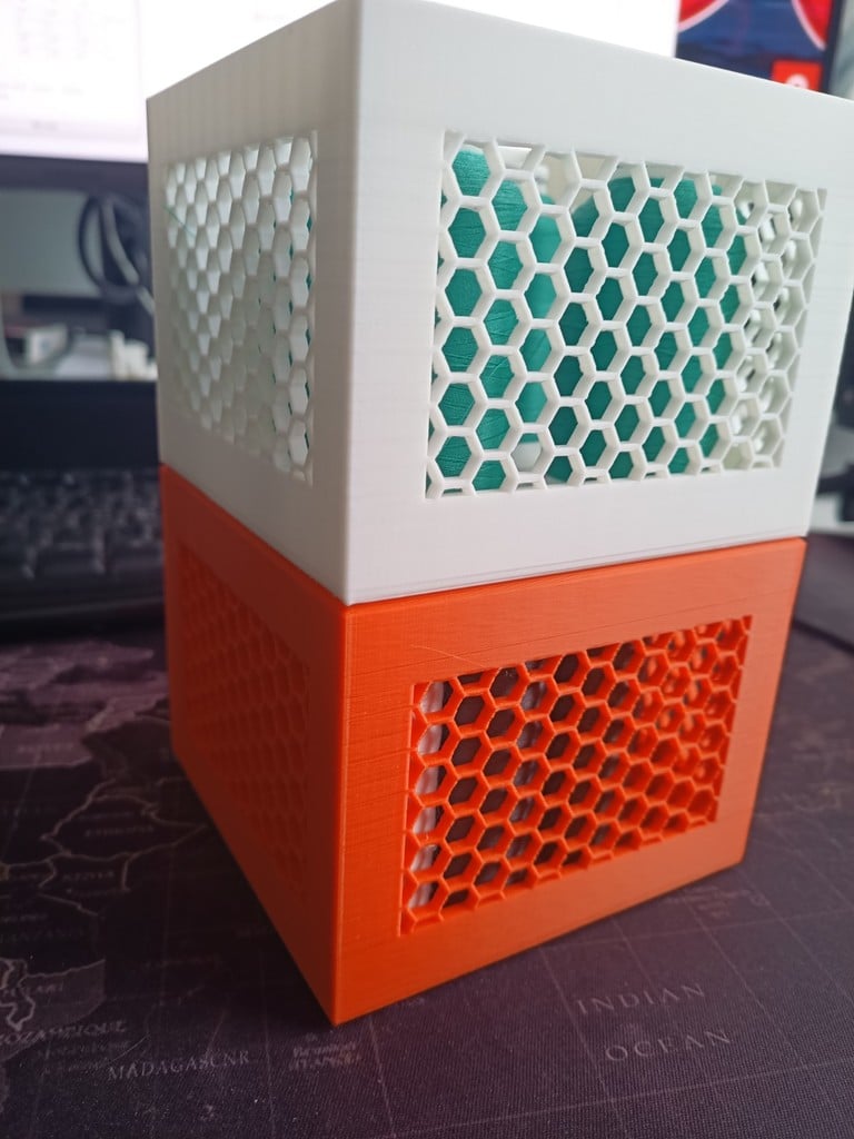 stackable box for 25mm yarn spools 3d model