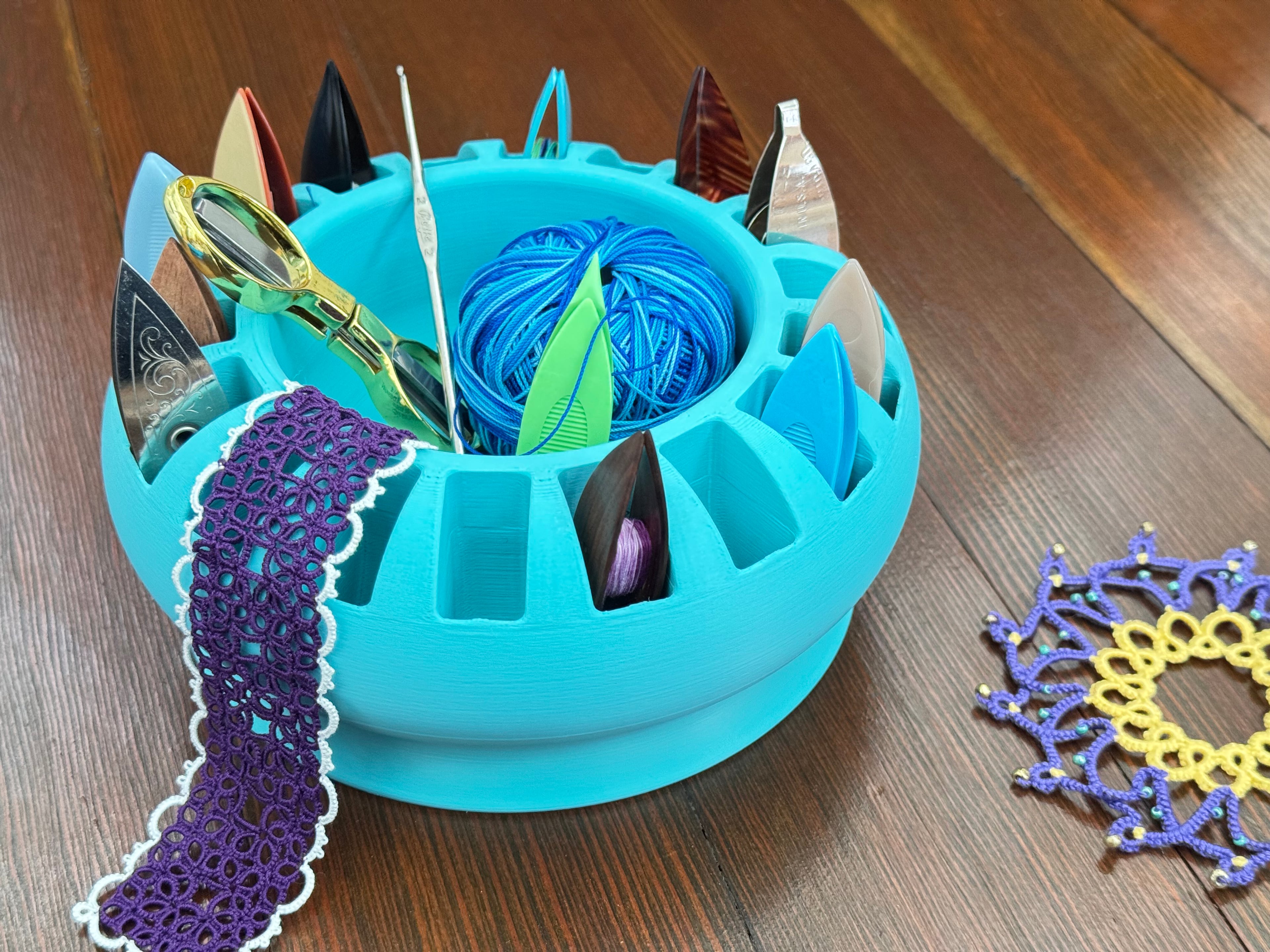 ShuttleShip S18 - Tatting Shuttle Caddy 3d model
