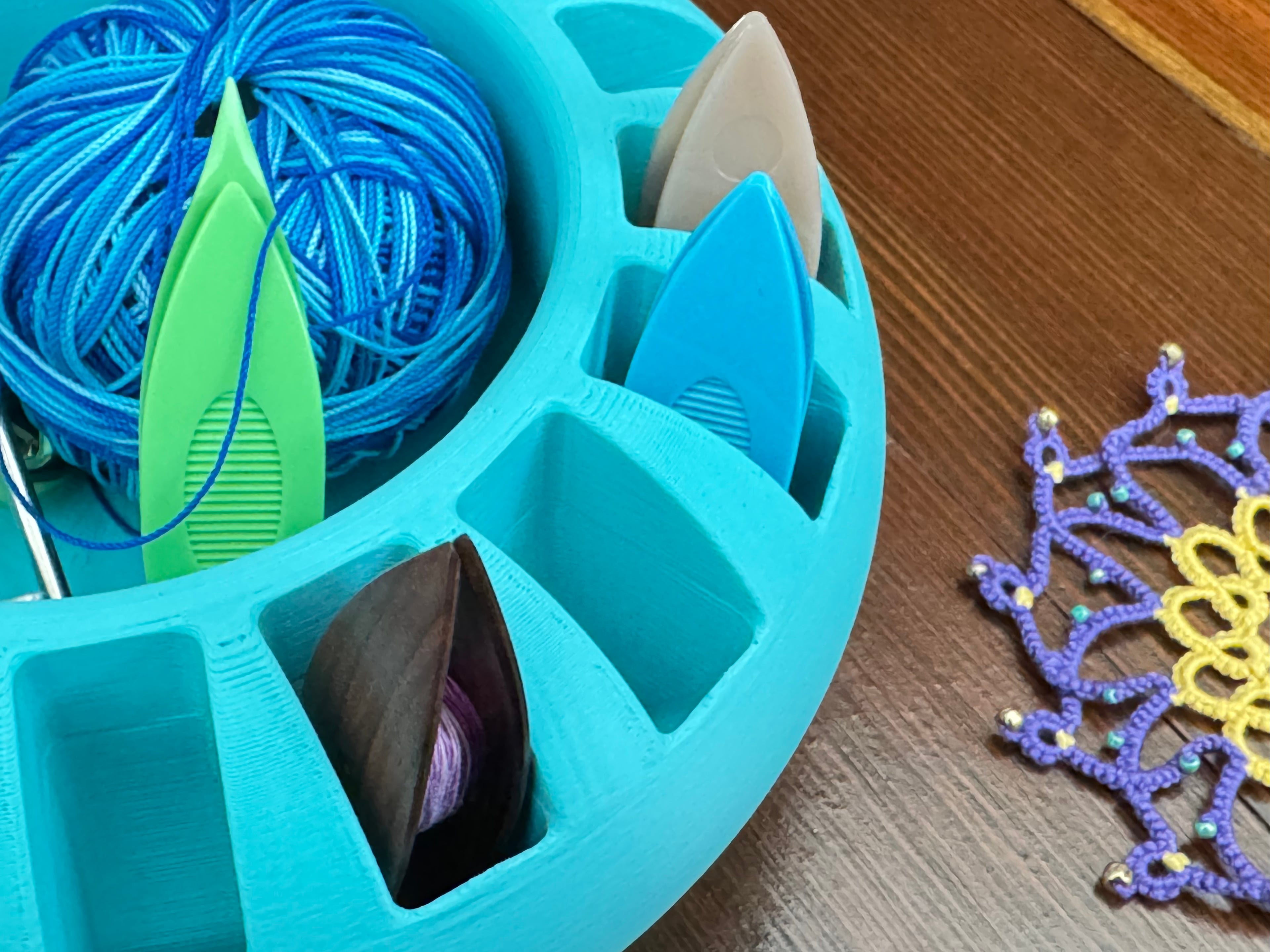 ShuttleShip S18 - Tatting Shuttle Caddy 3d model